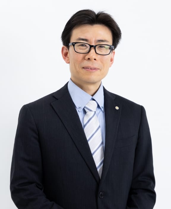 プロフィール写真：司法書士 尾花健介